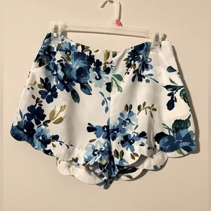 Floral shorts size M